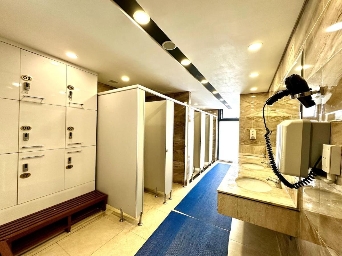 Convenient To Airport Full Deluxe Facilities Highend Căn hộ